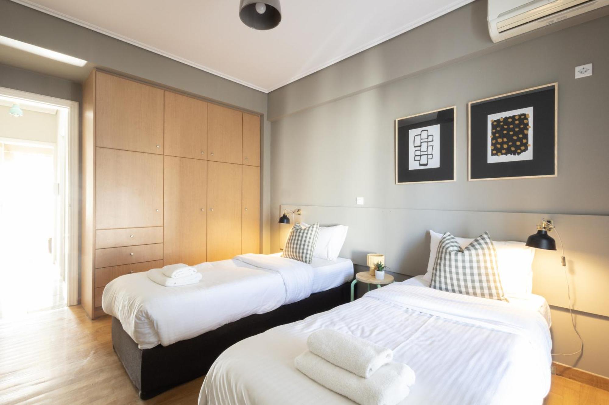 Renovated 3 Bedroom Apt With Acropolis View Athens Exterior photo